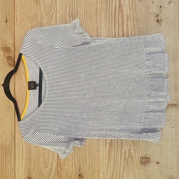 W5 Blue and White Ruffle Trim Top Size Small - Picture 1 of 6